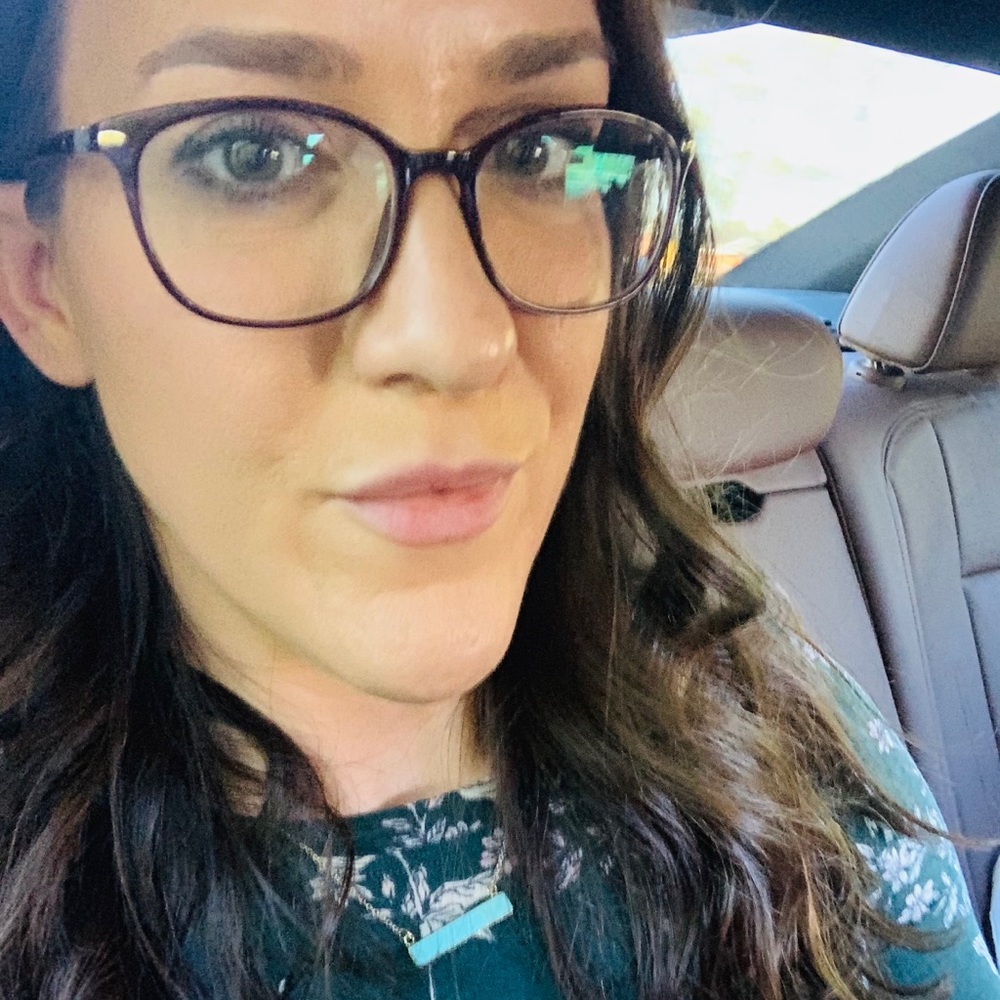 Meet your Posher, Adrienne